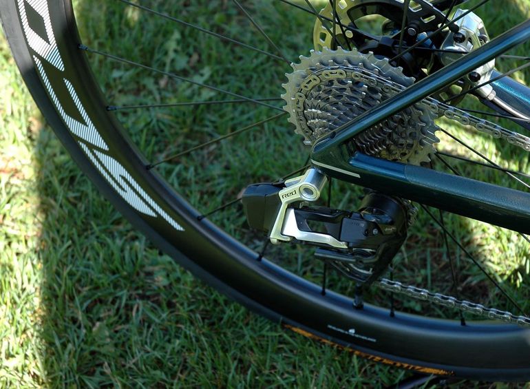 Used BMC TEAMmachine SLR01 DISC Rahmen-/frame-Set frameset DEEP-SEA/NEON-RED Gr.56 2024 Road & Gravel, Green — image 7 of 15