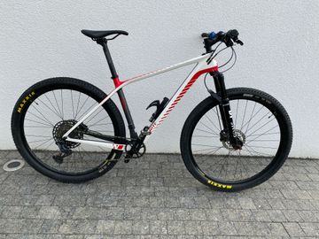 Used White Killer Mountainbike, Red — image 2 of 6