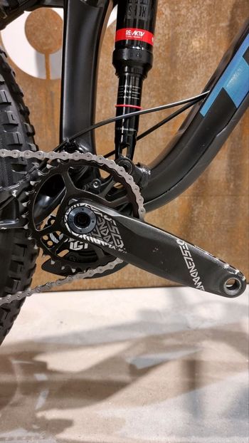 Used Trek Slash 8 2020 Mountainbike — image 2 of 13