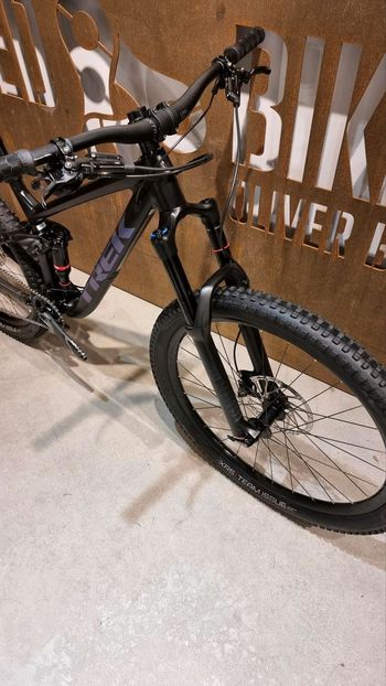 Used Trek Slash 8 2020 Mountainbike — image 12 of 13