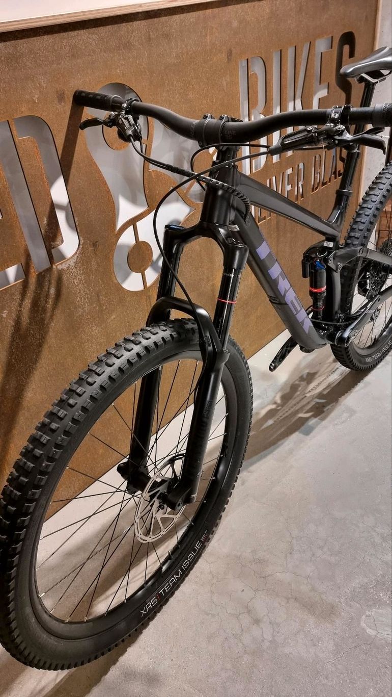 Used Trek Slash 8 2020 Mountainbike — image 6 of 13