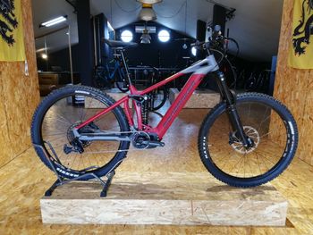 Použité Mondraker LEVEL R 2023 2023 Mountainbike — obrázek 1 z 5