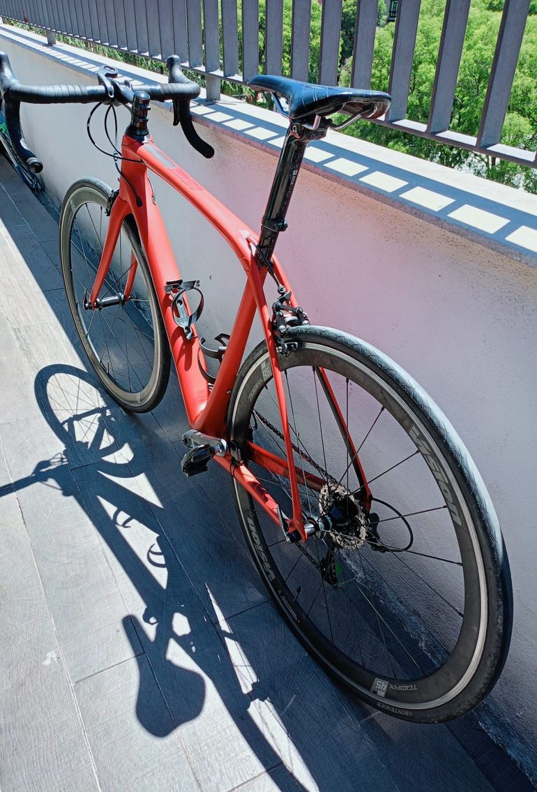 Used Trek Domane SL 6 Pro 2017 2017 Road & Gravel, Red — image 7 of 7