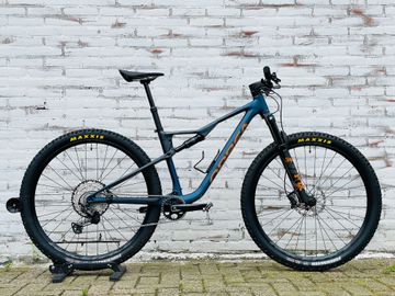 Tweedehands Orbea OIZ H30 2023 2023 Mountainbike — afbeelding 1 van 6
