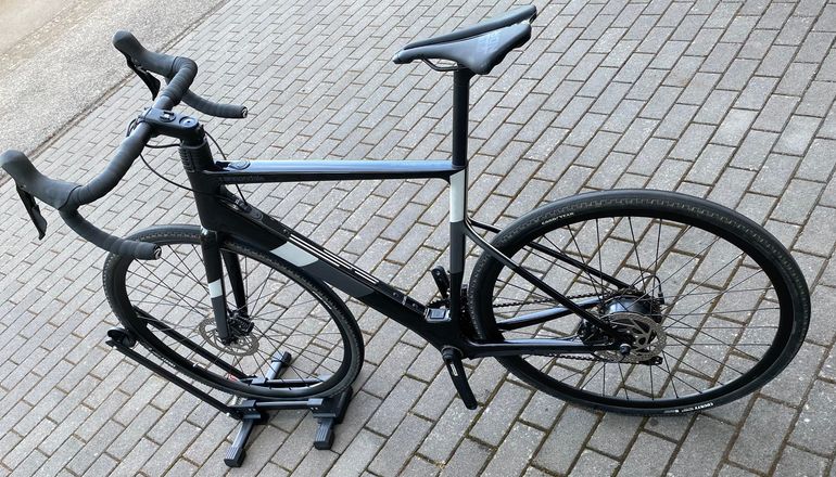 Used Cannondale SuperSix EVO Neo 3 2022 Road & Gravel — image 1 of 4