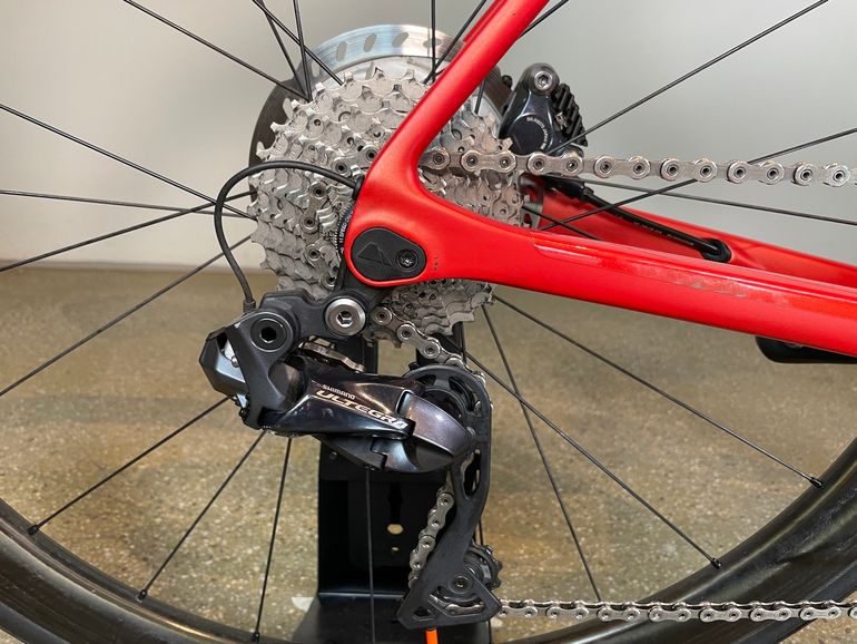Used Canyon Endurace CF SL Disc 8.0 Aero Di2 2021 Road & Gravel — image 5 of 5