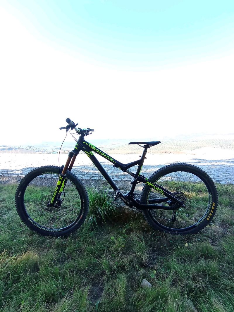 Used Commencal Meta AM V4 2015 MTB