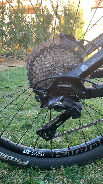 Used Canyon Strive CF 8.0 2018 2018 Mountainbike, Black, 27.5 — image 3 of 5