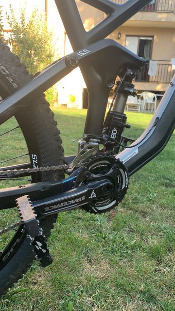 Used Canyon Strive CF 8.0 2018 2018 Mountainbike, Black, 27.5 — image 4 of 5