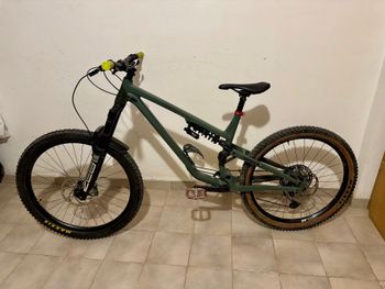 Used Commencal META SX 2023 2023 Mountainbike, Green, 29, 27.5 — image 6 of 8