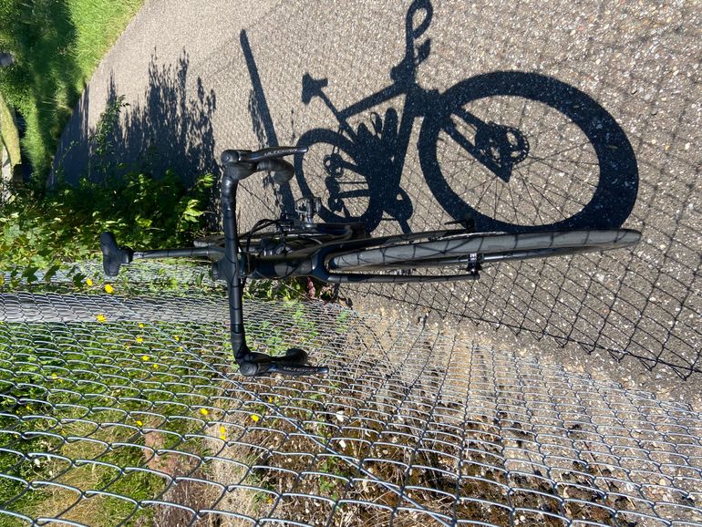 Used Canyon Ultimate CF SL 8 Disc Di2 2021 Road & Gravel, Black — image 7 of 10