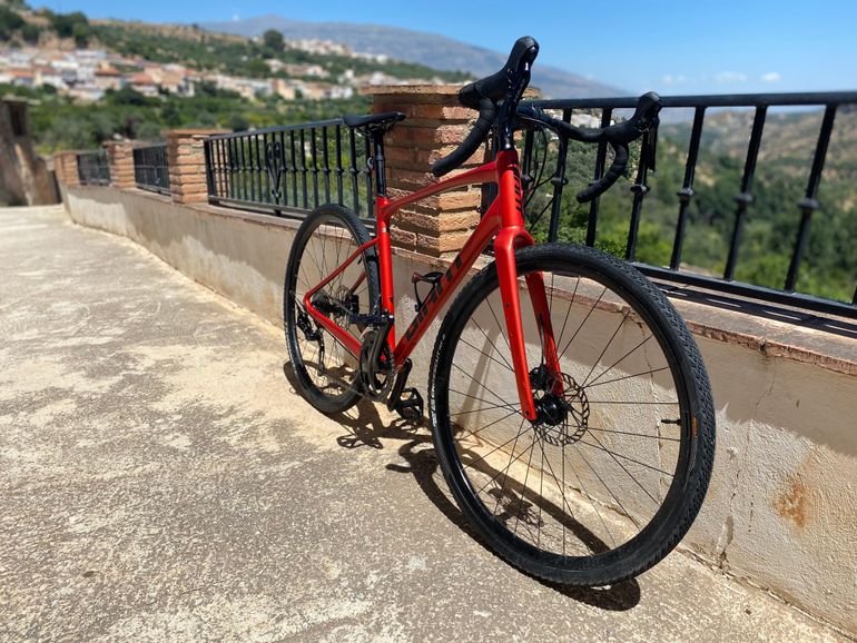 Used Giant Revolt 1 2022 2022 Road & Gravel, Red — image 5 of 10