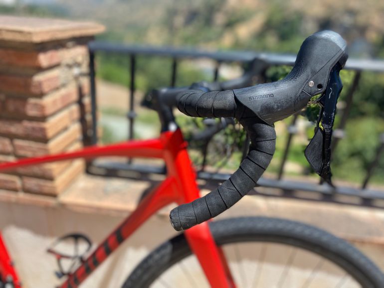 Used Giant Revolt 1 2022 2022 Road & Gravel, Red — image 4 of 10