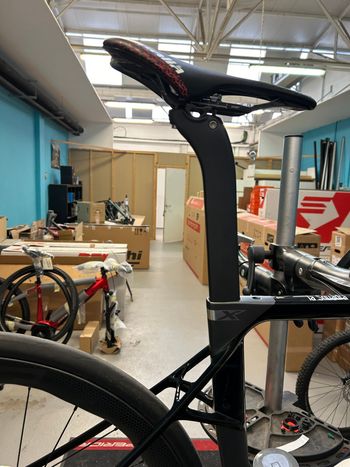 Used Pinarello DOGMA X DURA ACE Di2 2024 2024 Road & Gravel, Light Gray — image 4 of 8
