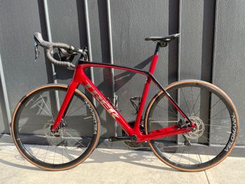 Used Trek Domane SL 6 Gen 3 2023 2023 Road & Gravel, Red — image 2 of 12