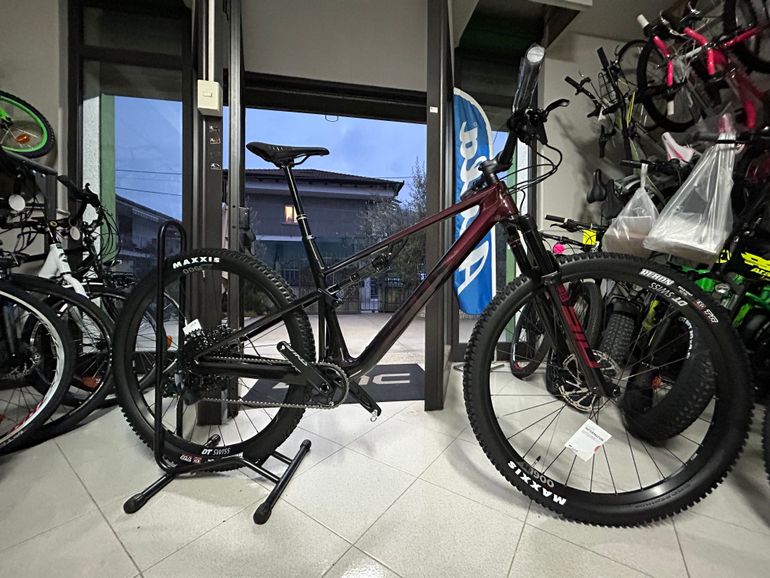 Used BMC Fourstroke LT ONE 2024 2024 Mountainbike, Purple, 29 — image 4 of 15