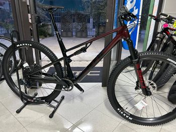 Used BMC Fourstroke LT ONE 2024 2024 Mountainbike, Purple, 29 — image 6 of 15