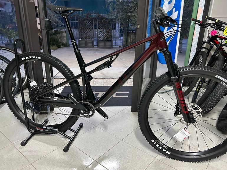 Used BMC Fourstroke LT ONE 2024 2024 Mountainbike, Purple, 29 — image 6 of 15