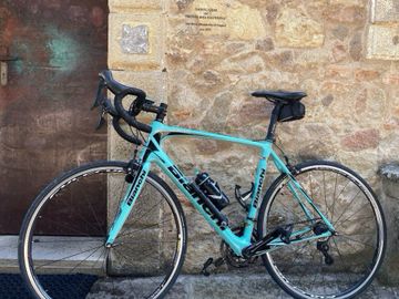 Używany Bianchi Intenso Ultegra Compact 2015 2015 Road & Gravel — zdjęcie 2 z 3