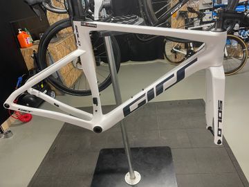 Used Custom Girs solo 2024 Road & Gravel