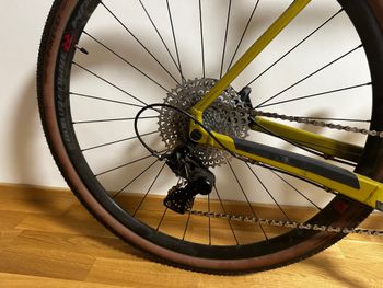 Used Canyon Grizl 8 1by EKAR 2023 2023 Road & Gravel, Verde — image 2 of 3