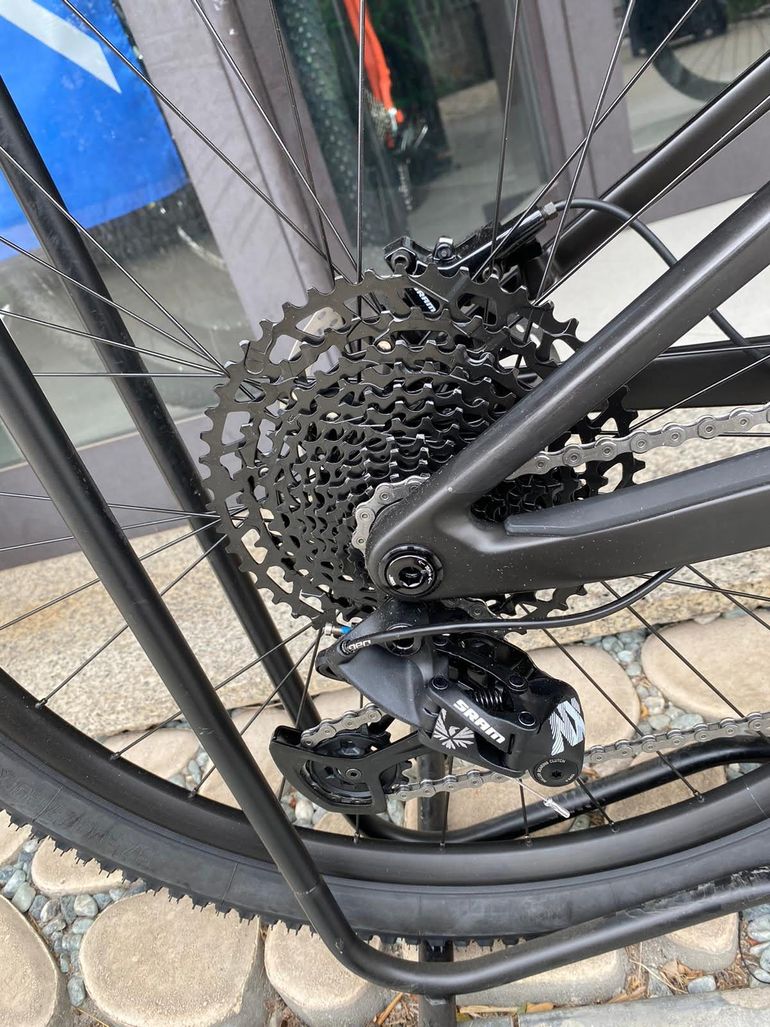 Used BMC Fourstroke FOUR 2024 2024 Mountainbike, Black, 29 — image 6 of 6