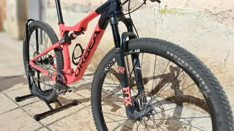 Orbea OIZ M30 2021 2021 Mountainbike usato, Rosso — immagine 4 di 8