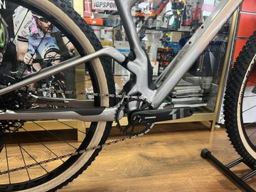 Used Berria Mako 2024 Mountainbike, Light Gray — image 3 of 5