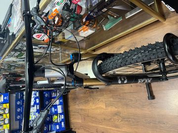 Used Berria Mako 2024 Mountainbike, Light Gray — image 5 of 5