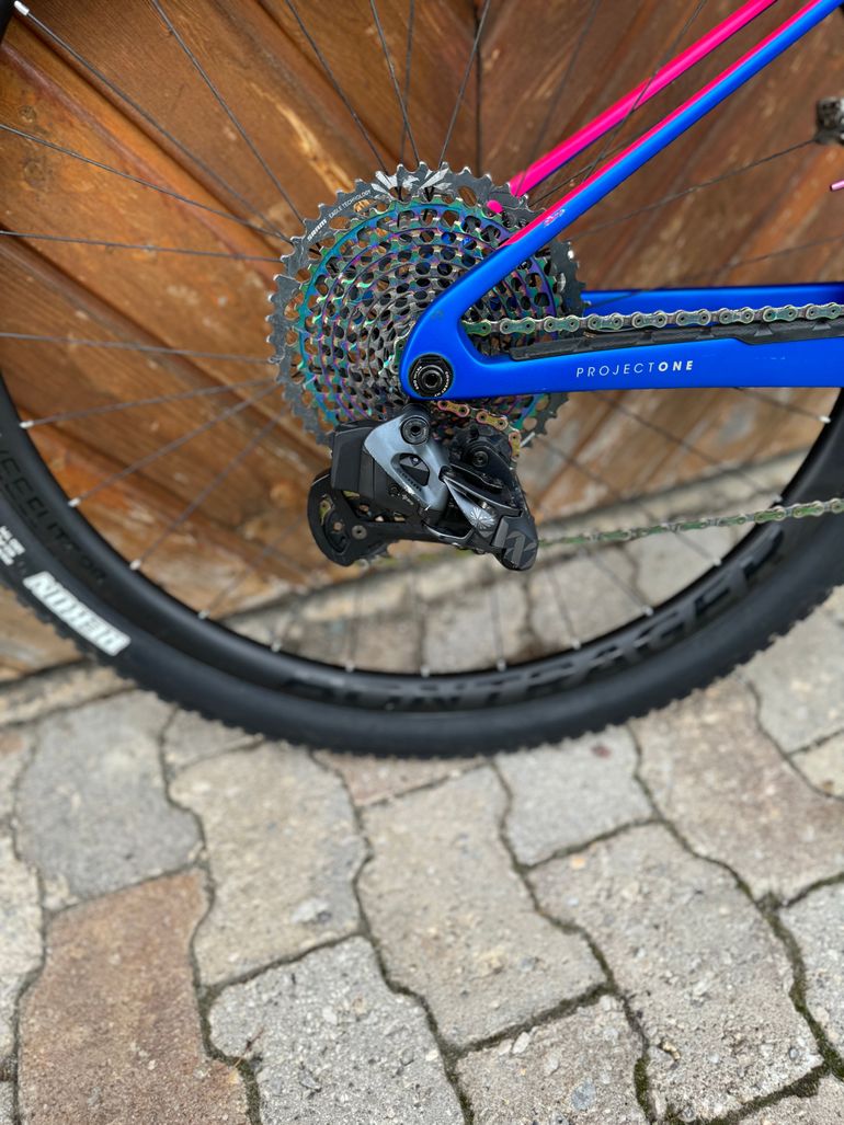 Used Trek Supercaliber 9.9 XX1 AXS 2022 2022 Mountainbike, Blue, 29 — image 8 of 9