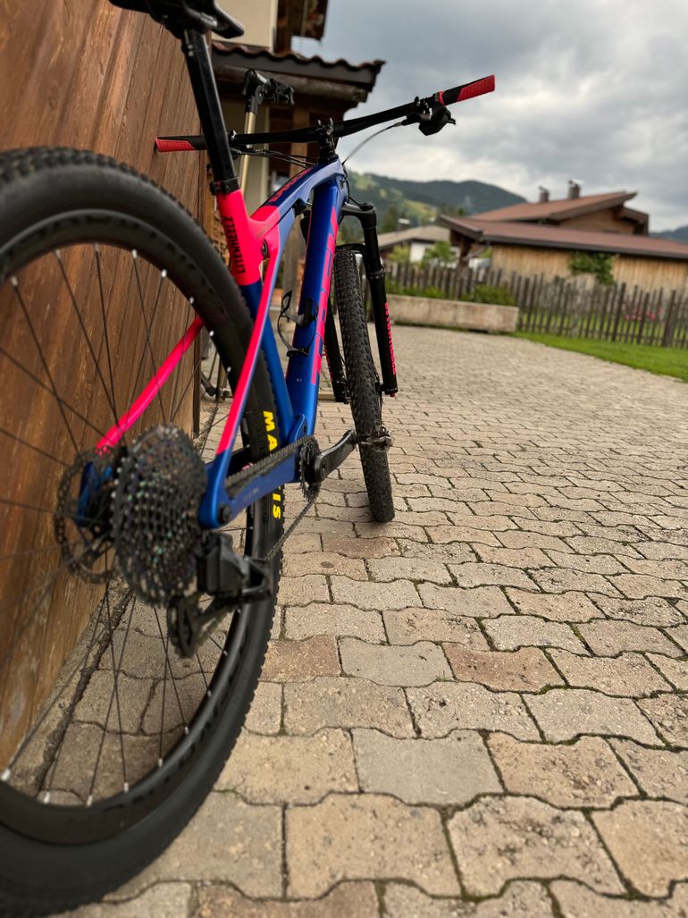 Used Trek Supercaliber 9.9 XX1 AXS 2022 2022 Mountainbike, Blue, 29 — image 7 of 9