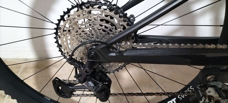 Used Canyon Lux cf7 2021 Mountainbike, Negro — image 3 of 6