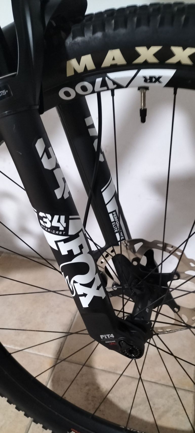 Used Canyon Lux cf7 2021 Mountainbike, Negro — image 4 of 6