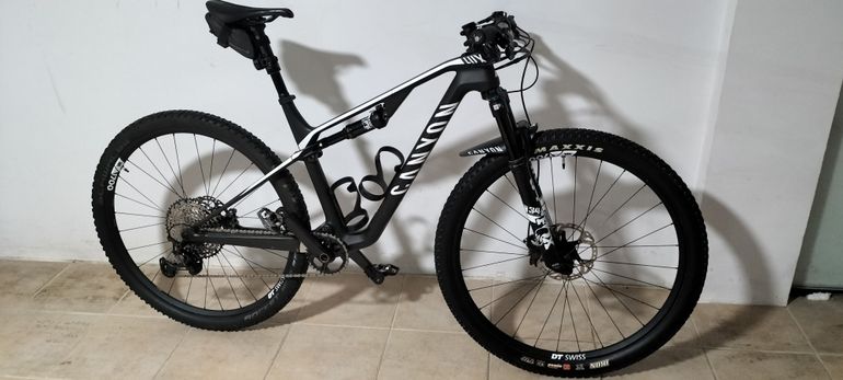 Used Canyon Lux cf7 2021 Mountainbike, Negro — image 1 of 6