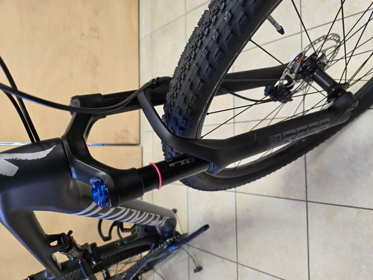 Použité Specialized Epic Comp Carbon 2021 Mountainbike — obrázek 7 z 9