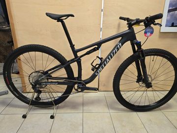 Použité Specialized Epic Comp Carbon 2021 Mountainbike — obrázek 1 z 9