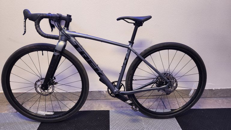 Used Trek Checkpoint ALR 4 2023 Road & Gravel, Light Gray — image 2 of 5