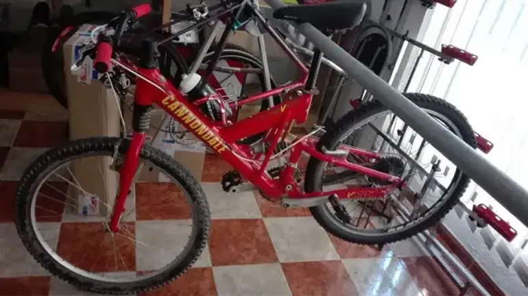 Used Cannondale Super-V 900 2000 Mountainbike, Rot — image 4 of 6