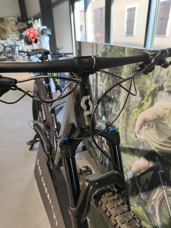 Scott Lumen eRIDE 910 2024 2024 Mountainbike usato, Nero — immagine 2 di 5