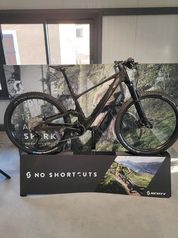 Scott Lumen eRIDE 910 2024 2024 Mountainbike usato, Nero — immagine 1 di 5