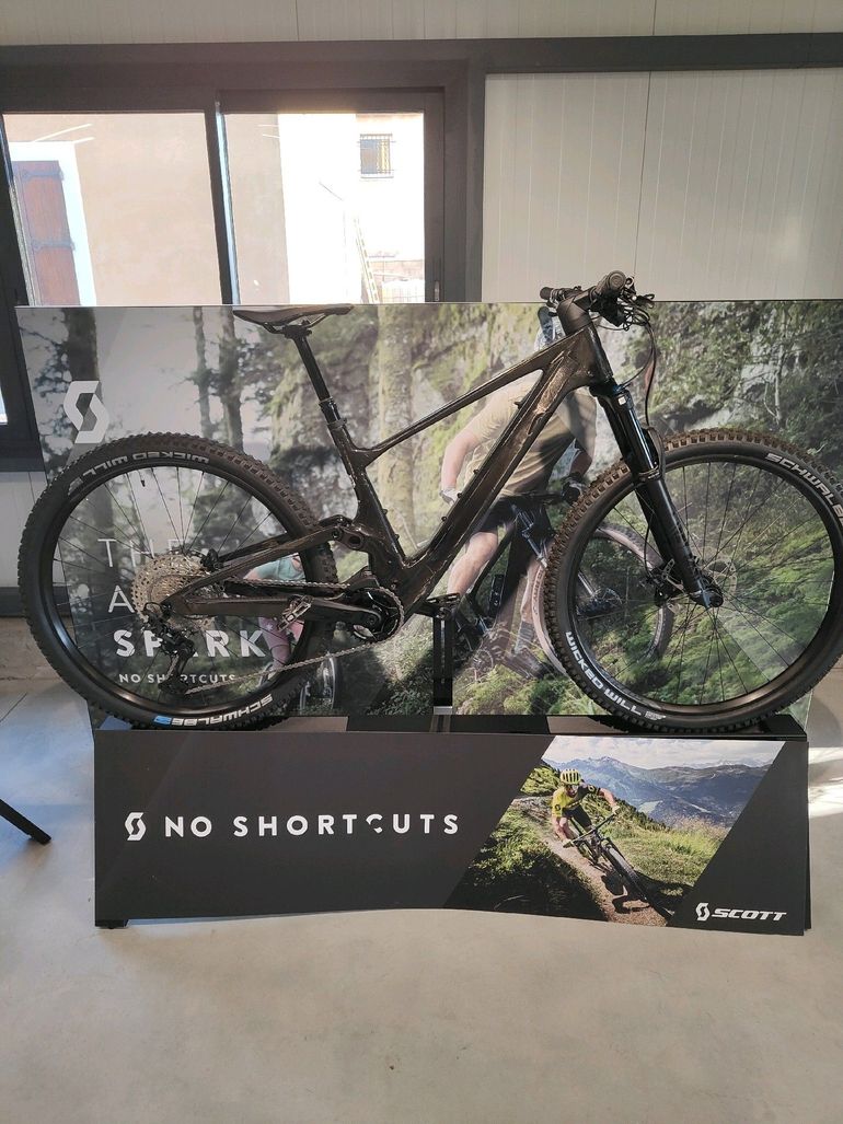 Scott Lumen eRIDE 910 2024 2024 Mountainbike usato, Nero — immagine 1 di 5