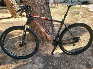Used Specialized Stumpjumper Comp 29 2014 2014 Mountainbike, Black, 29 — image 2 of 13