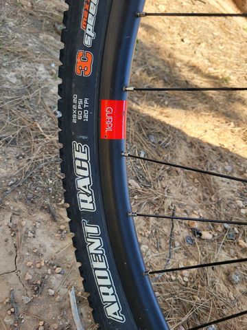 Used Specialized Stumpjumper Comp 29 2014 2014 Mountainbike, Black, 29 — image 7 of 13