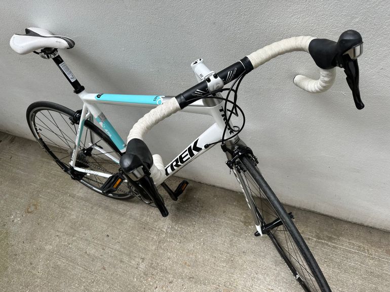 Used Trek Alpha 2.1 Road & Gravel, Rosso — image 3 of 9