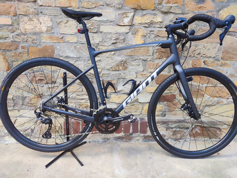 Used Giant Revolt 0 2022 Road & Gravel, Light Gray — image 1 of 5
