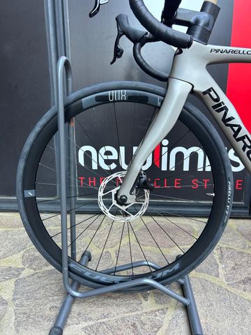 Used Pinarello Dogma F Disc 2023 Road & Gravel, Light Gray — image 5 of 15