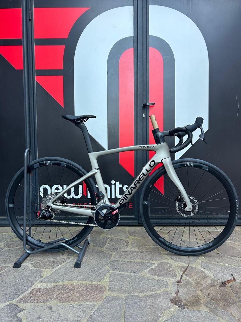Použité Pinarello Dogma F Disc 2023 Road & Gravel
