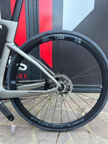 Used Pinarello Dogma F Disc 2023 Road & Gravel, Light Gray — image 6 of 15