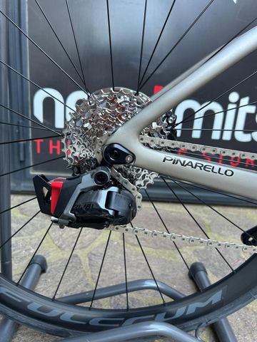 Used Pinarello Dogma F Disc 2023 Road & Gravel, Light Gray — image 13 of 15