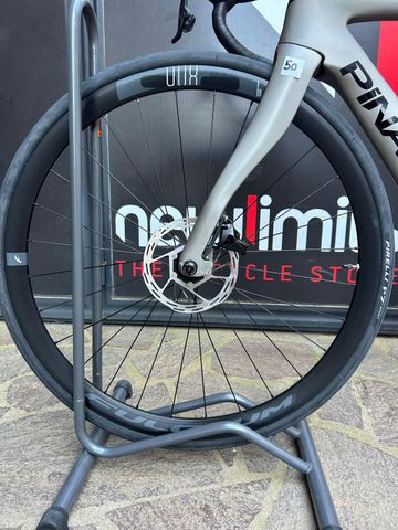 Used Pinarello Dogma F Disc 2023 Road & Gravel, Light Gray — image 7 of 15
